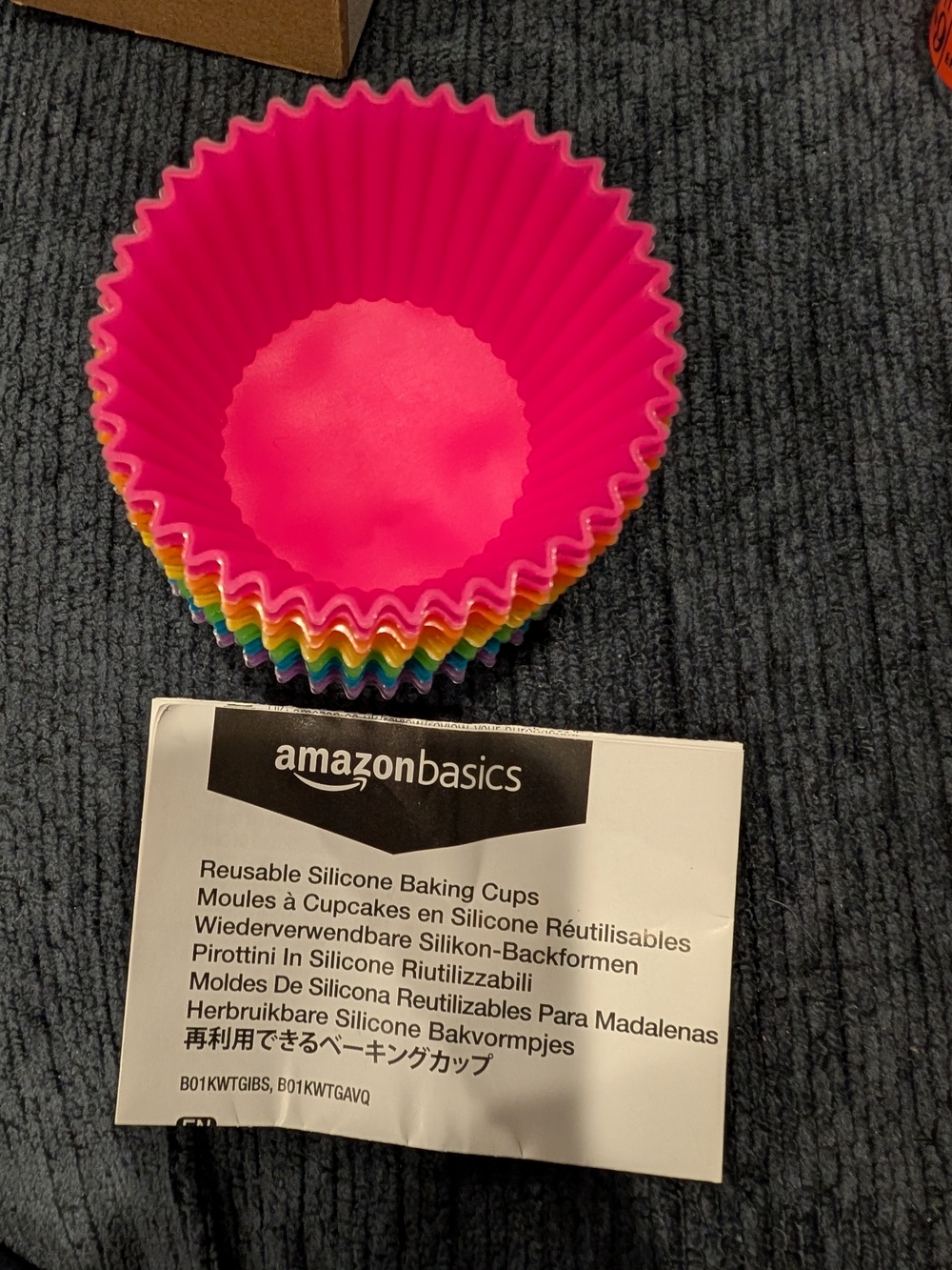 Amazon Basics Silicone Baking Cups BPA-Free, Pack of 12, Reusable Muffin Liners